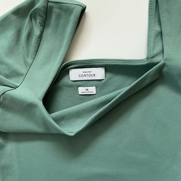 Aritzia Babaton Contour Top Sz XS - Picture 2 of 5